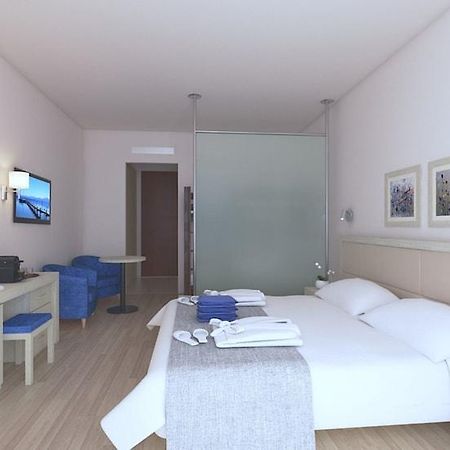 The Golden Coast Beach Hotel Pernera Exterior photo